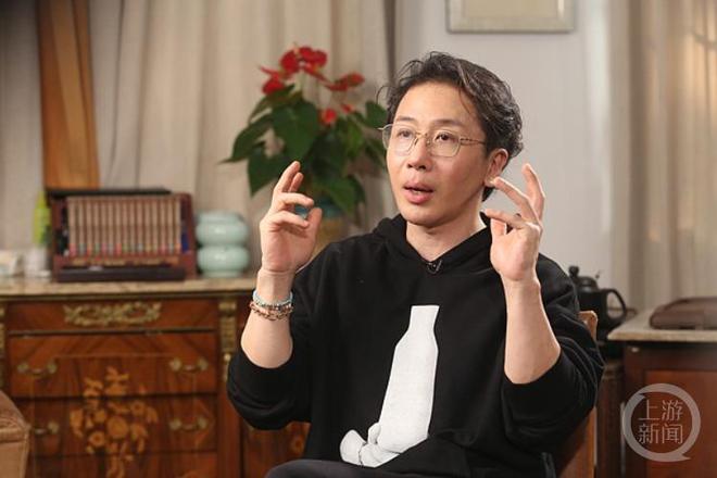 网友花式“解密”刘谦魔术《画蛇添福瓦利棋牌夹层、道具书、裁剪页……(图2)